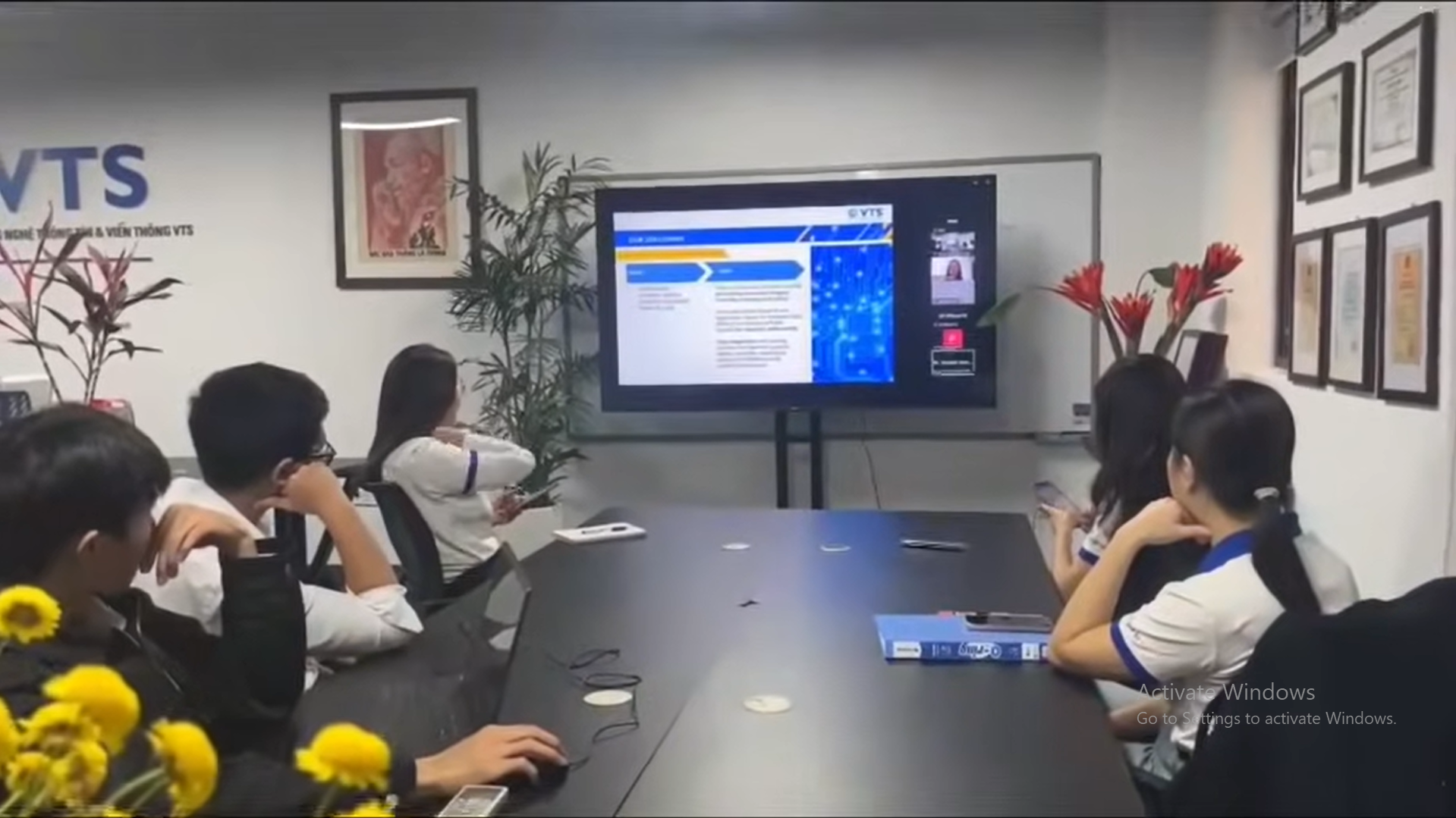 buổi họp trực tuyến
