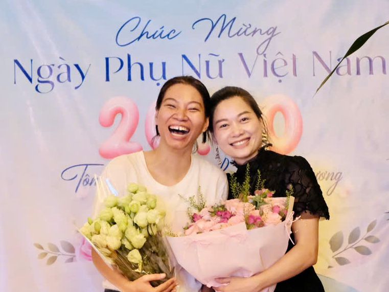 Khoảnh khắc ngập tràn niềm vui và sự gắn kết của tập thể